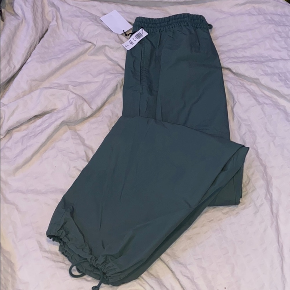 BRAND NEW TNA BEL AIR PANT